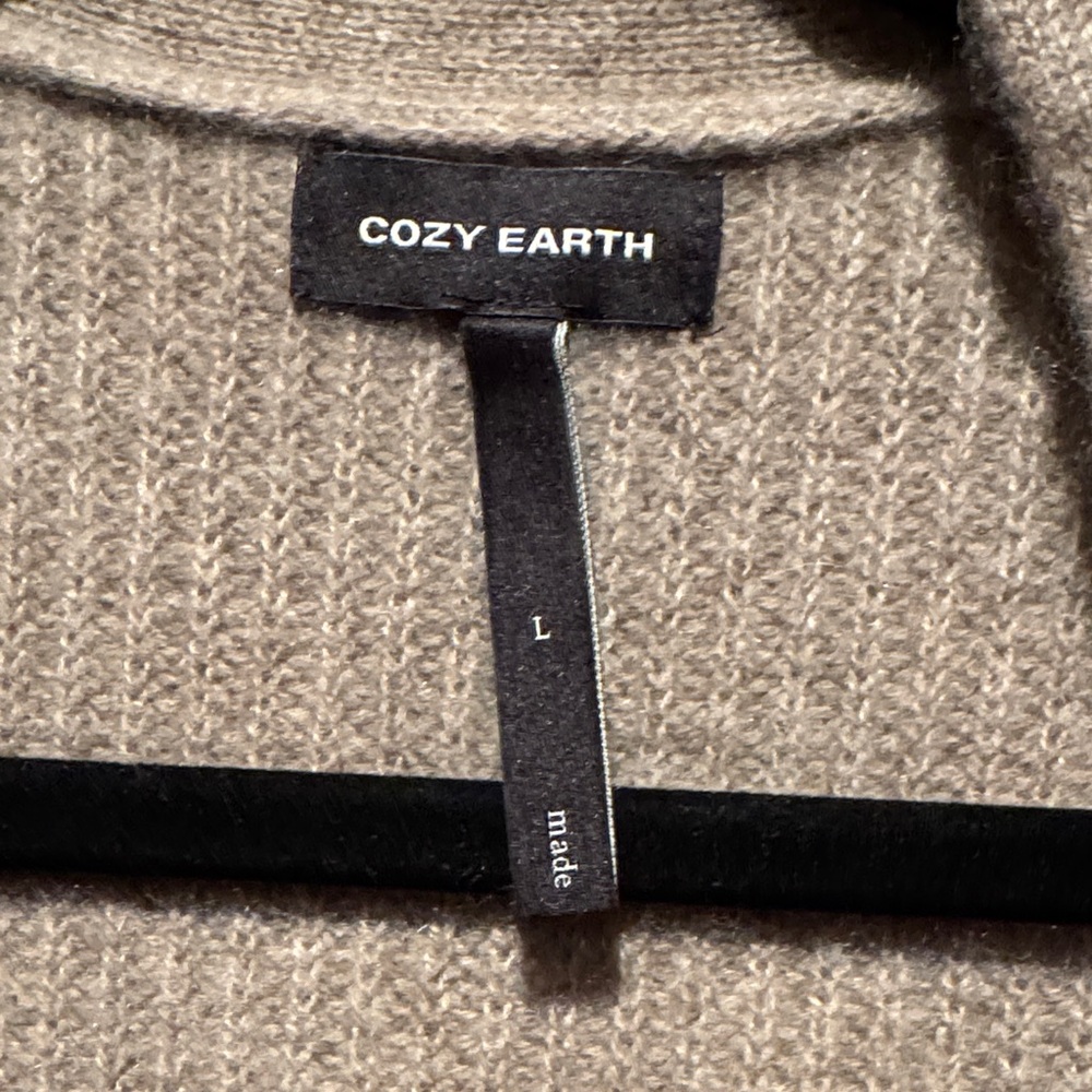 Elegant Tan Women's Cashmere Cardigan - Picture 3 of 6